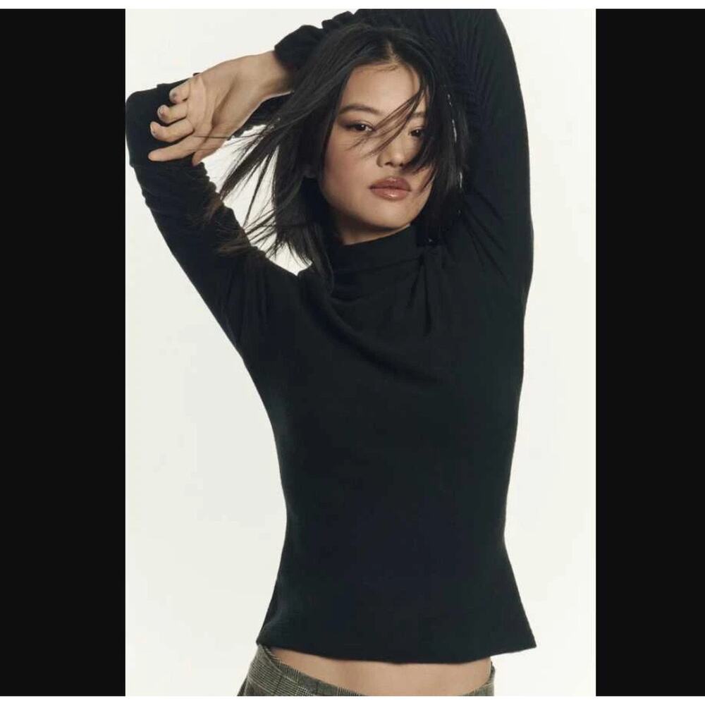 EUC Anthropologie Medium Black Ruched Extra Long Sleeve Turtleneck Women's Top - Picture 1 of 10